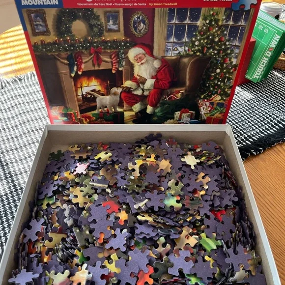 White Mountain Festive Santa and Puppy Puzzle - Picture 3 of 5